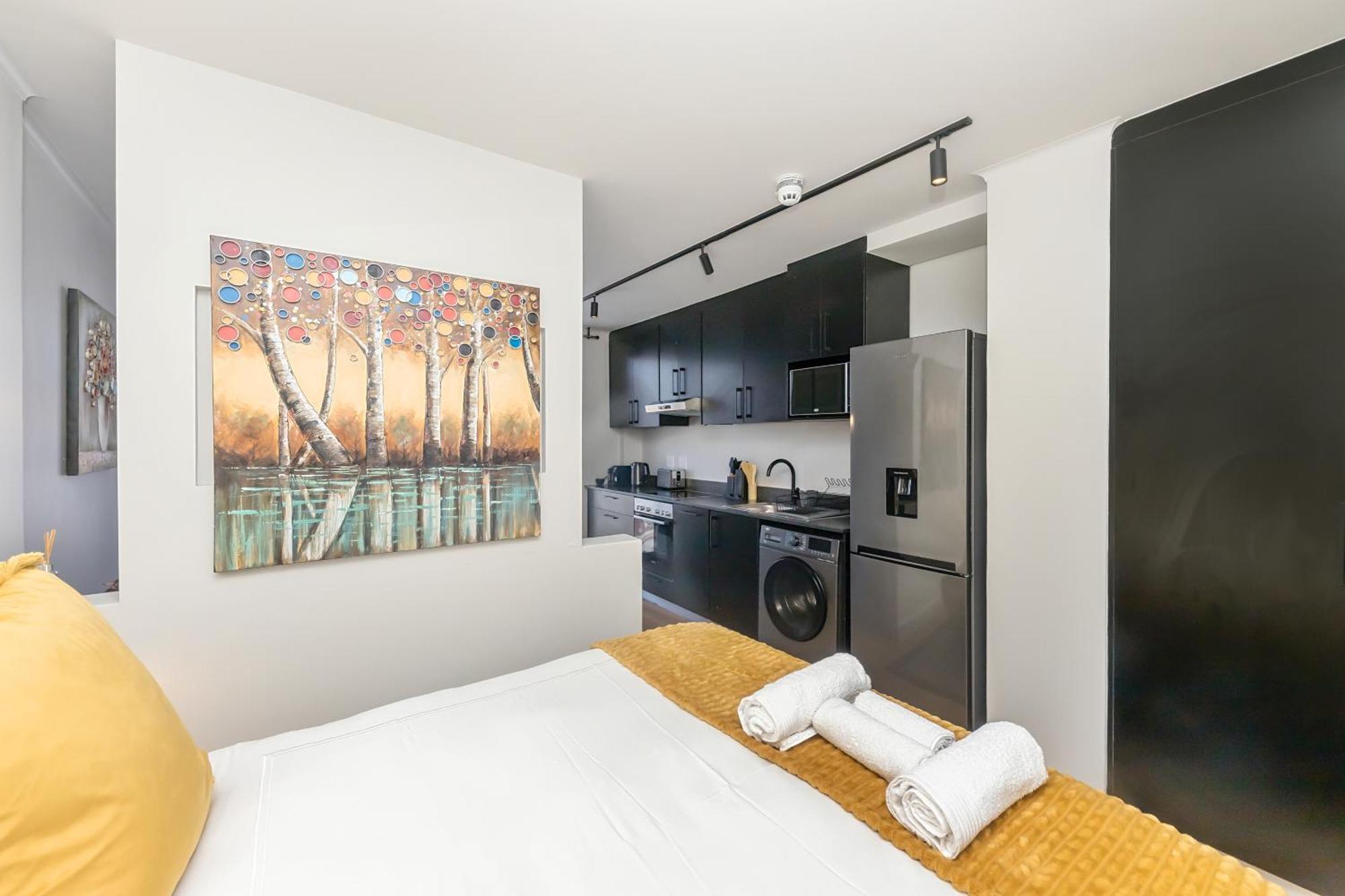 Tokyo Apartment *